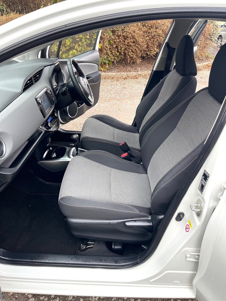 2015 Toyota Yaris 1.5 Hybrid Icon 5dr CVT ULEZ Compliance  HATCHBACK Petrol/Electric Hybrid Autom...