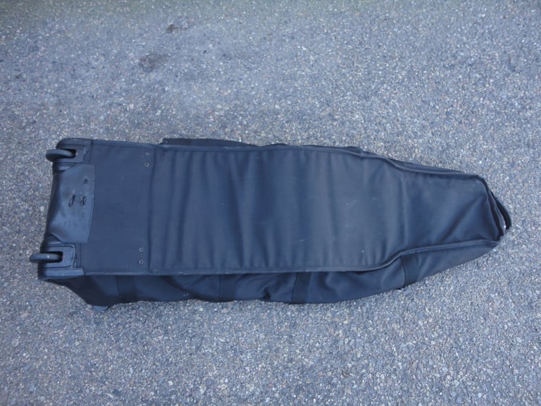 Golf travel / airline / holidays / transportation, padded wheeled bags, various prices 