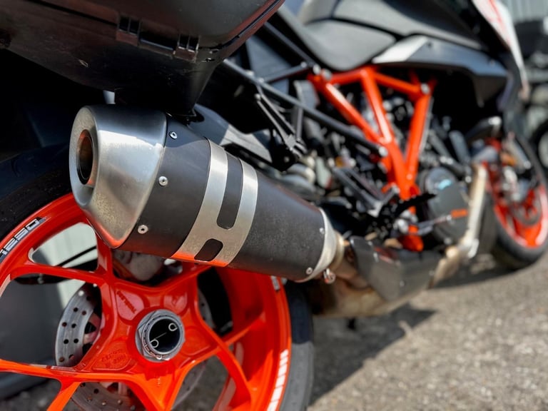 STUNNING ONE OWNER 2019/19 KTM 1290 SUPERDUKE GT MOTORCYCLE