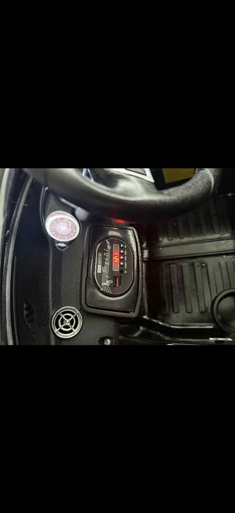 Ride on Mercedes GLA 45 