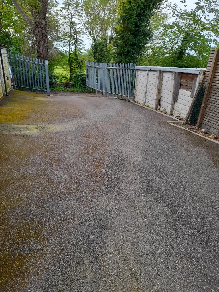 CHEAP SECURE GARAGES IN A GATED AREA FOR RENT, 24/7 IDEALLY LOCATED IN, HANWELL & EALING, LONDON