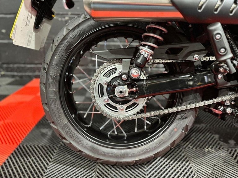 2025 25 TRIUMPH SCRAMBLER 900 900 ROADSTER/RETRO PETROL MANUAL EURO 5 (65 PS)