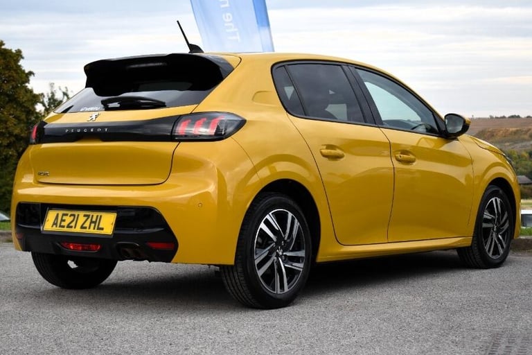2021 Peugeot 208 1.2 PureTech Allure Hatchback 5dr Petrol EAT Euro 6 (s/s) (130 ps) HATCHBACK Pet...