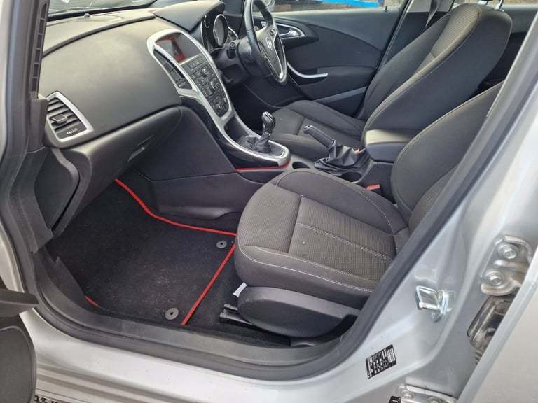 2014 Vauxhall Astra 1.6 CDTi 16V ecoFLEX 136 Tech Line GT 5dr HATCHBACK Diesel Manual