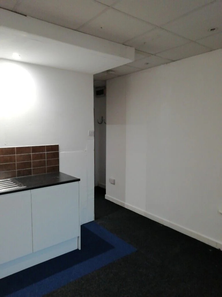 **LET BY**11A-15 PICCADILLY**1 BEDROOM APARTMENT**DSS ACCEPTED
