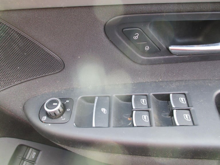 Volkswagen EOS 1.4 TSI SE Cabriolet Euro 5 2dr Petrol Manual - Image 22