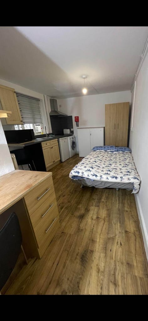 LOVEL DOUBLE ROOM AVAILABLE TO RENT IN HOVE CENTRE