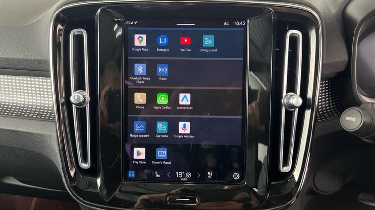 2021 Volvo XC40 P8 Recharge First Edition AWD Pure Electric(Panroof, Harman Kardon, Towbar) Estat...