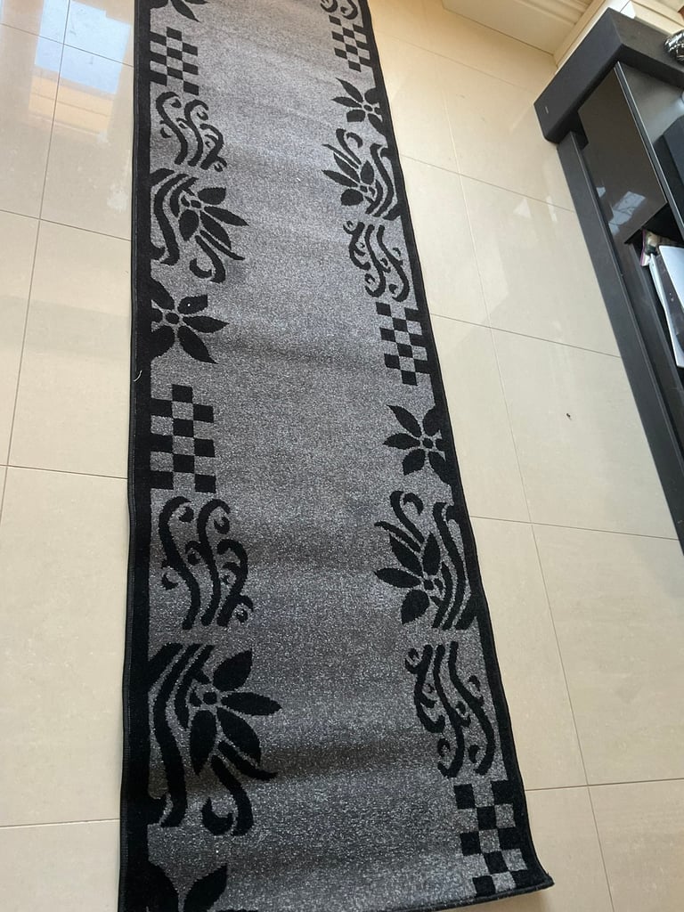 Brand new beautiful long runner grey size 220x60cm carpet rugs £35 in