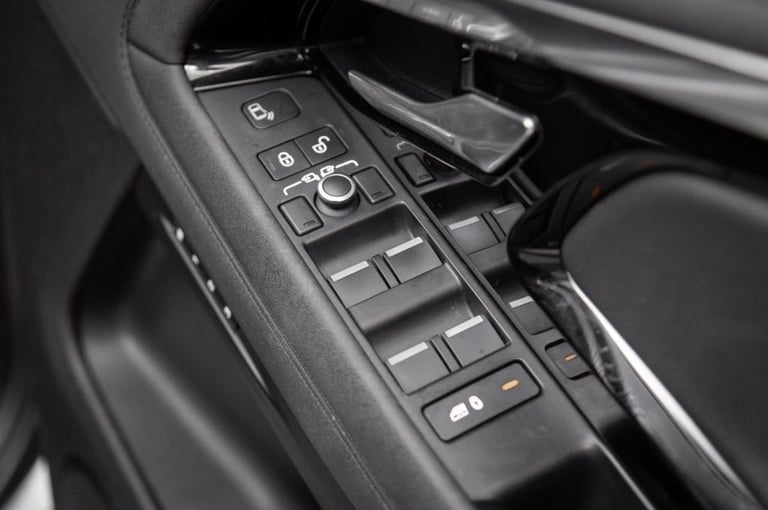 2020 Land Rover Range Rover Evoque 2.0 D180 R-Dynamic SE 5dr Auto ESTATE DIESEL Automatic