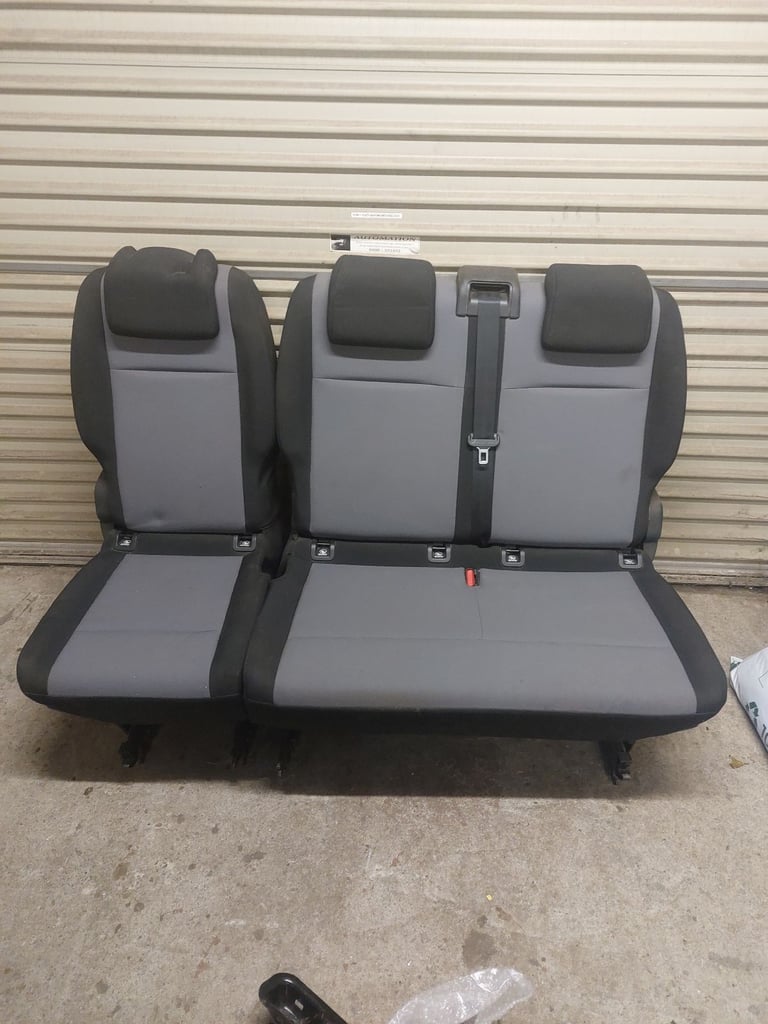 Rear van seats2/1 triple bench 