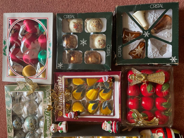 Vintage 90 Christmas Tree Decorations