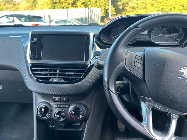 2015 Peugeot 208 1.2 PureTech 82 Active 5dr HATCHBACK Petrol Manual