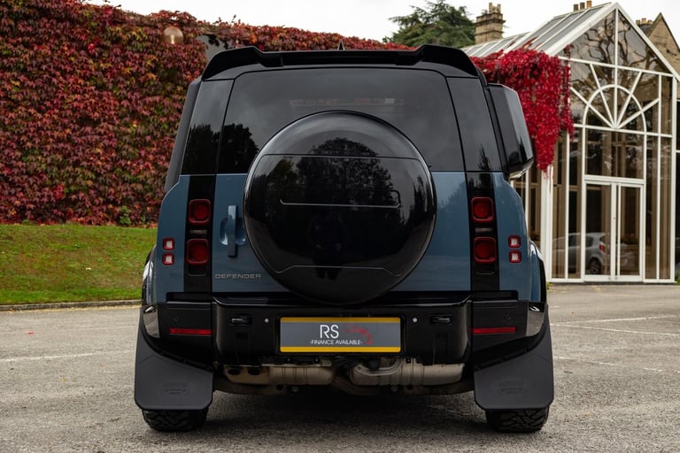 2024 Land Rover Defender 110 3.0 D300 MHEV X-Dynamic SE SUV 5dr Diesel Auto 4WD Euro 6 (s/s) (300...