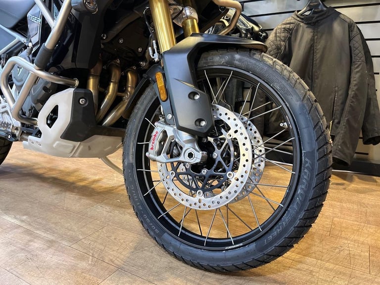 2025 Triumph Tiger 1200 RALLY EXPLORER STANDARD COLOUR Petrol black 6 Speed