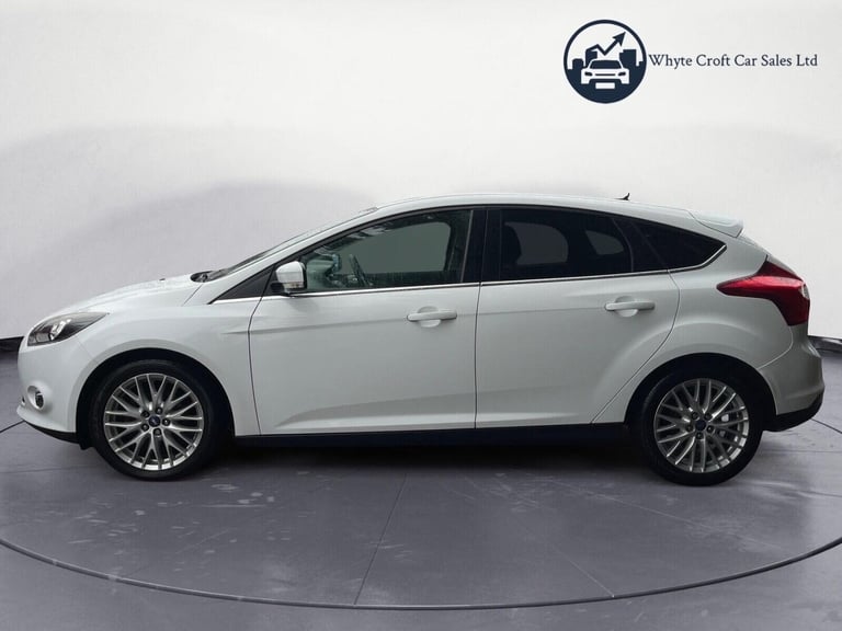 2014 Ford Focus 1.0 EcoBoost Zetec Navigator 5dr HATCHBACK PETROL Manual