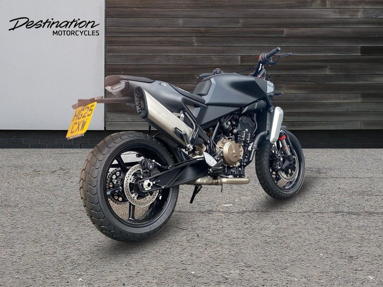 2025 Husqvarna Street SVARTPILEN 801 Petrol black 6 Speed