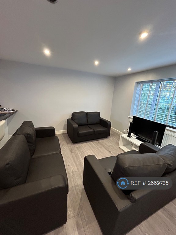 1 bedroom in Laxton Walk, Cheltenham, GL51 (#2669735)