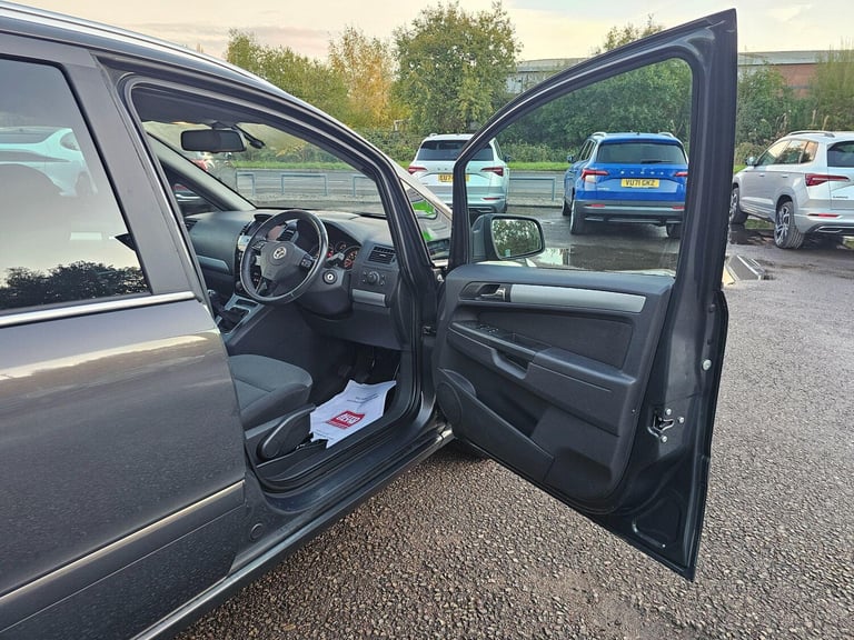 2013 Vauxhall Zafira 1.7 CDTi ecoFLEX Design Euro 5 5dr (SNav) MPV Diesel Manual
