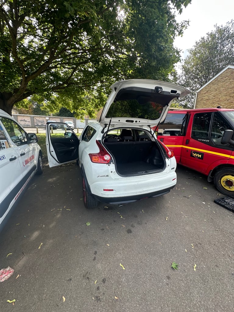 Nissan, JUKE, Hatchback, 2012, Manual, 1461 (cc), 5 doors