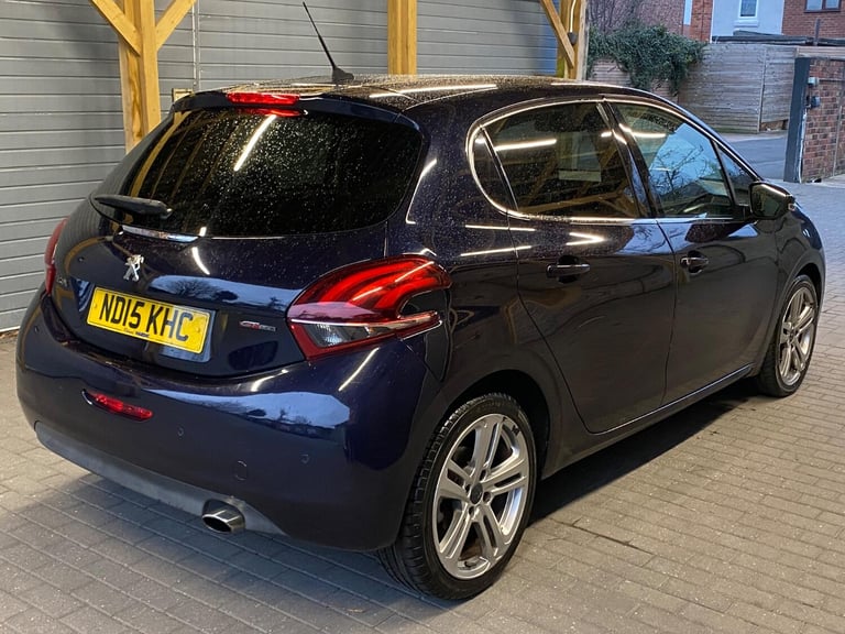 PEUGEOT 208 1.2 PureTech GT Line 2015