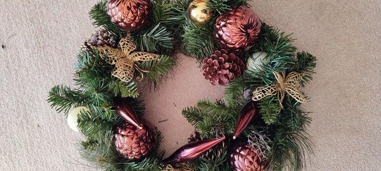 Artificial Christmas wreath golden butterflies, gold / cream/ coffee baubles