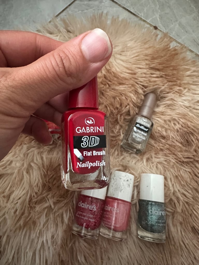Nail polish 