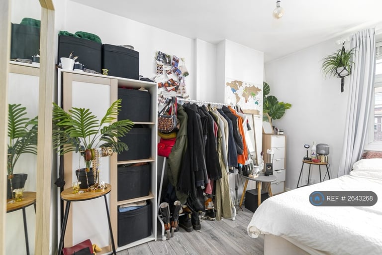 2 bedroom flat in Sidmouth Road, London, NW2 (2 bed) (#2643268)