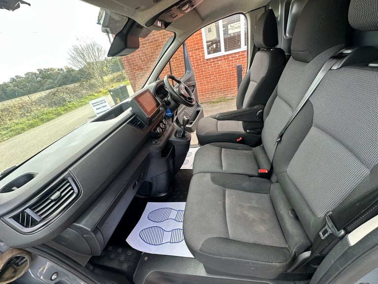 2022 Renault Trafic 2.0 dCi Blue SL28 Business+ L1 H1 Euro 6 (s/s) 5dr PANEL VAN Diesel Manual