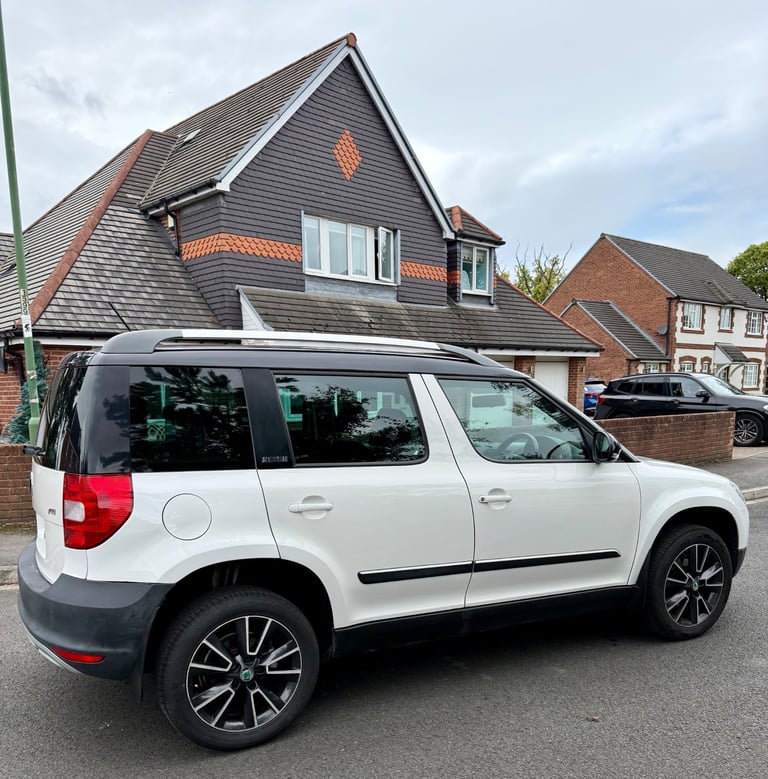 Skoda, YETI, Hatchback, 2013, Manual, 1968 (cc), 5 doors