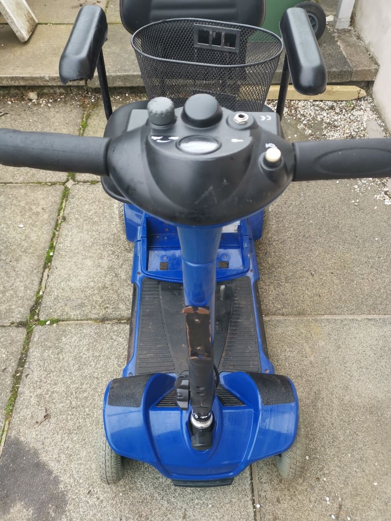 Small lightweight mobility scooter READ ADVERT!