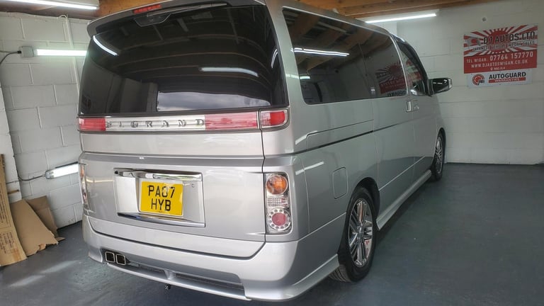 Nissan Elgrand e51 rider 2.5 automatic 8 seater fresh japanese import 2007