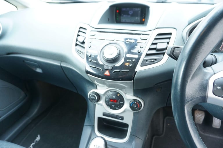 2010 Ford Fiesta 1.6 Titanium 5dr HATCHBACK Petrol Manual