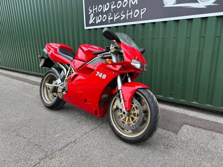 Ducati 748 BP Red 2000 Model 11000 miles Excellent History Belts Changed Termis