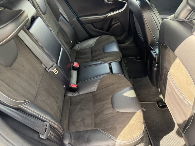 2015 Volvo V40 2.0 D4 R-Design Hatchback 5dr Diesel Manual Euro 6 (s/s) (190 ps) Hatchback Diesel...