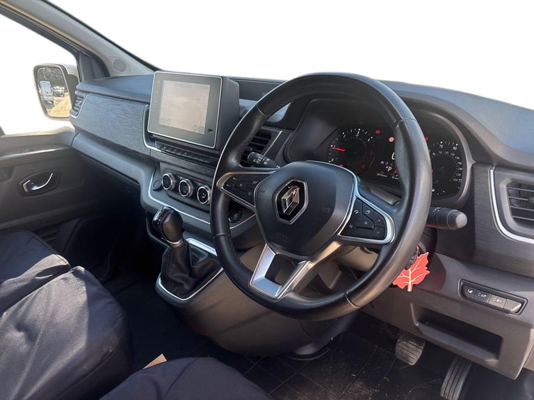 2022 Renault Trafic 270 EX 5dr Tip Auto [7 Seat] Crew Bus Diesel Automatic