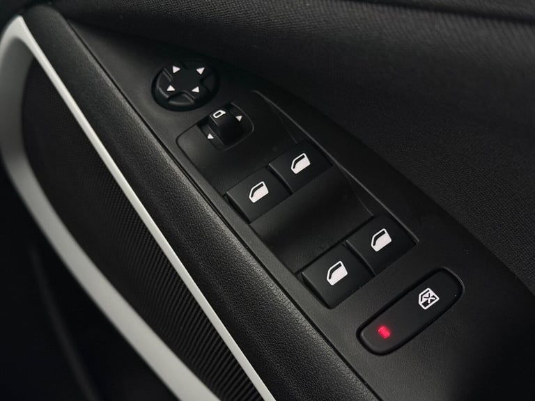 2021 Vauxhall Crossland 1.2 Turbo Griffin 5dr HATCHBACK PETROL Manual