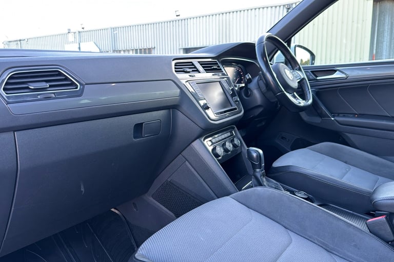  Volkswagen Tiguan 2.0 Tdi Bluemotion Tech R Line Suv 5dr Diesel Dsg 4motion
