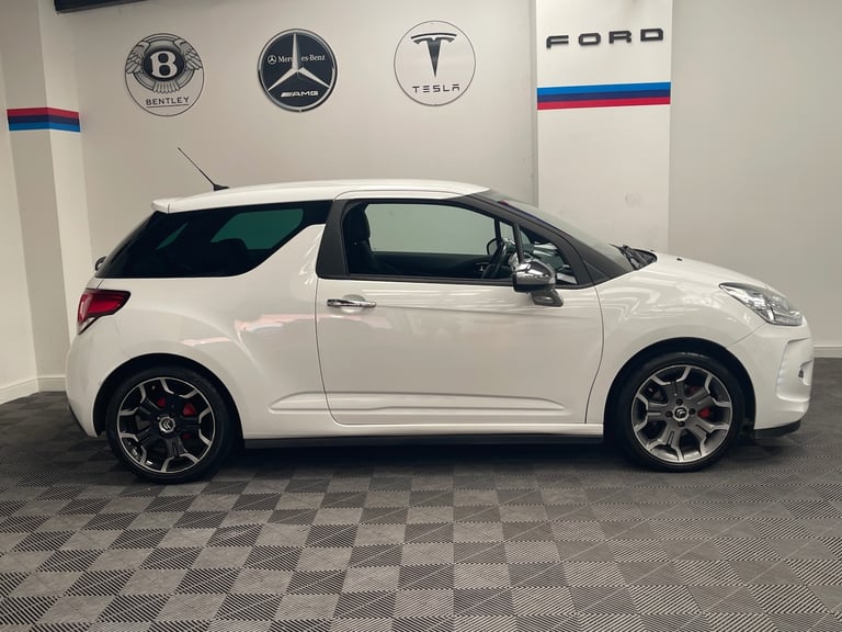 2011 Citroen DS3 1.6 HDi Black 3dr HATCHBACK Diesel Manual