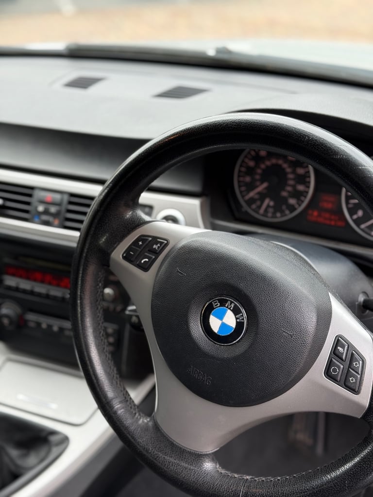 BMW, 3 SERIES, Saloon, 2005, Manual, 1995 (cc), 4 doors