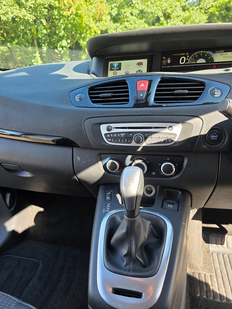 2011 Renault Scenic 1.5 dCi 110 Dynamique TomTom 5dr EDC MPV Diesel Automatic