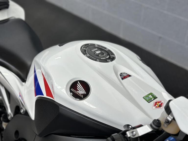 2013 Honda CBR1000RR Fireblade 1000 Super Sports Petrol Manual (178 ps)