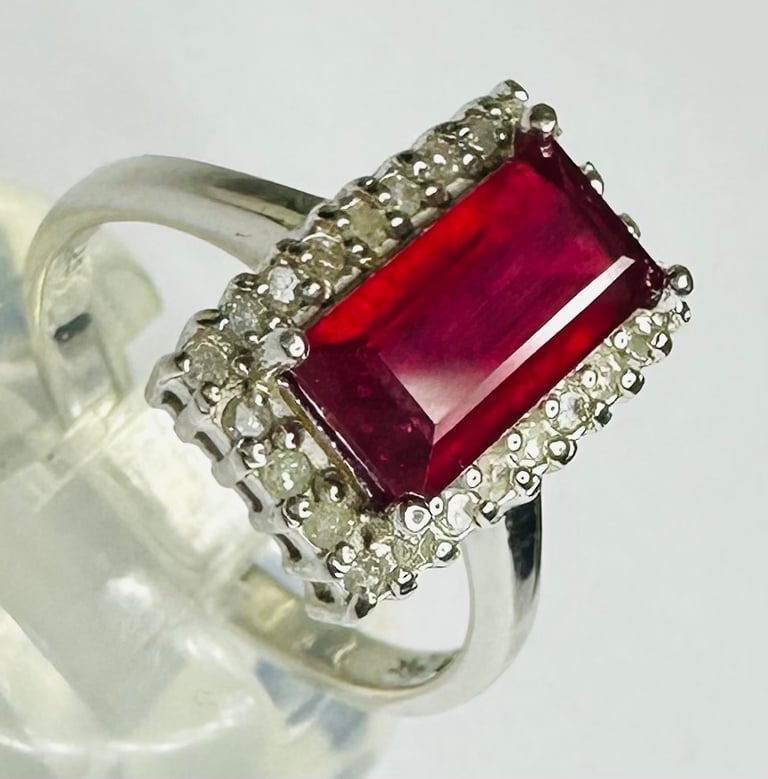 💥SILVER AFRICAN RUBY & DIAMOND RING - SIZE ‘S’ - £30 - COLLECT B26 QUOTE:S1602💥 