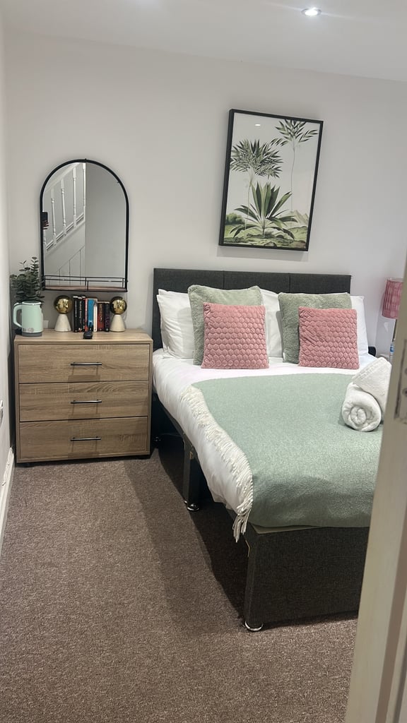 Cleaner, deep cleaning, Airbnb cleaner, domestic cleaner,