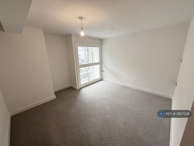 2 bedroom flat in Great George Street, Leeds, LS1 (2 bed) (#2657538)