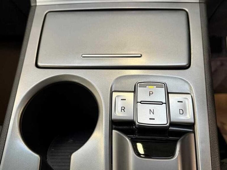 2020 Hyundai KONA 64kWh Premium SUV 5dr Electric Auto (7kW Charger) (204 ps) HATCHBACK Electric A...