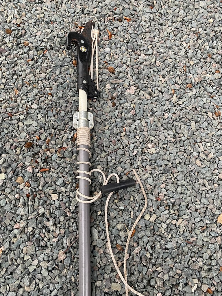Nearly New Ratchet Tree Lopper & Telescopic Pole Saw Pruner