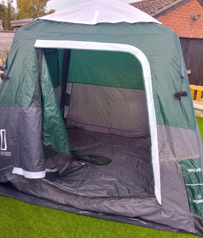 REACTIVE OUTDOOR TENT