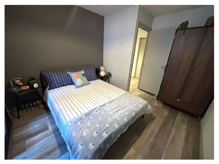 Fully Furnished One Bedroom Flat:NO CORPORATE INQUIRY