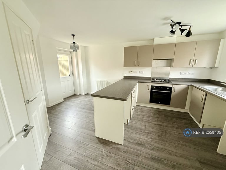 3 bedroom house in Rowantree Gardens, Redcar, TS10 (3 bed) (#2658405)